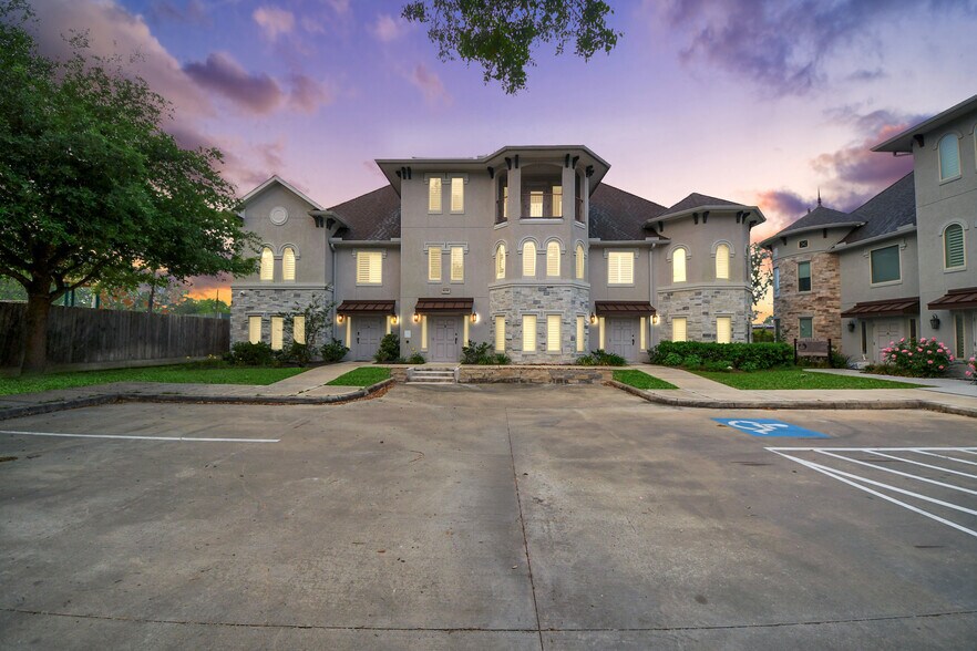 Primary Photo Of 6536 Greatwood Pky, Sugar Land Medical For Lease