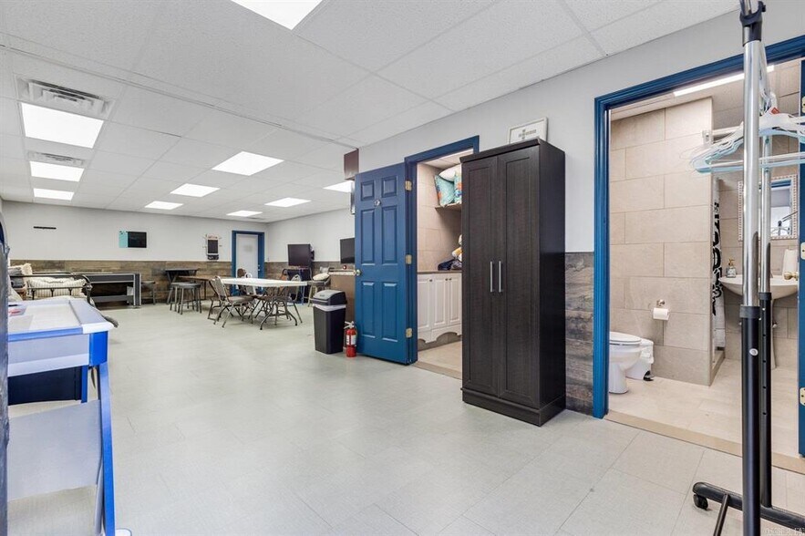 More Photos Of 20121 Interstate 30 S, Benton Religious Facility For Sale