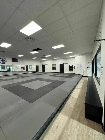 More Photos Of 2217 NW 178th St, Edmond General Retail For Sale