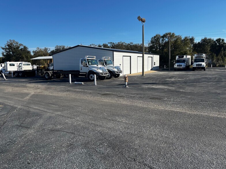 More Photos Of 2900 James L Redman Pky, Plant City Freestanding For Sale