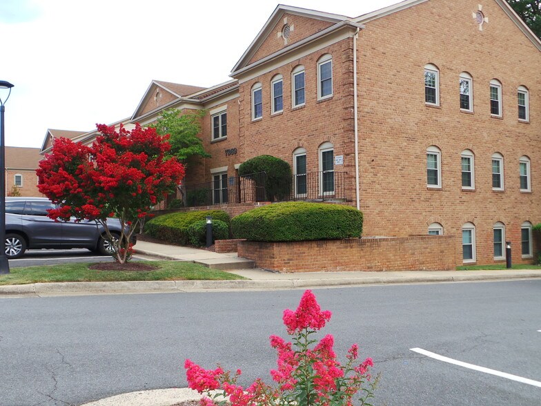 More Photos Of 7369 McWhorter Pl, Annandale Office For Sale
