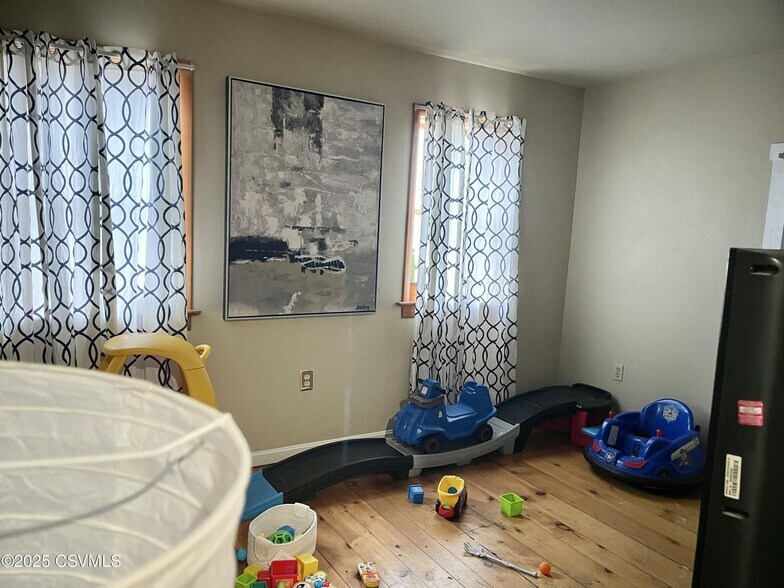 More Photos Of 300-302 N 3rd St, Mifflinburg Apartments For Sale