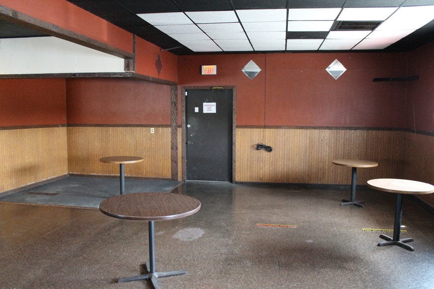 More Photos Of 1204 18th St, Two Rivers Bar For Sale