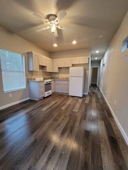 More Photos Of 1714 W Salinas St, San Antonio Apartments For Sale