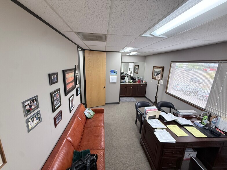 More Photos Of 9780 SW Shady Ln, Tigard Office For Lease