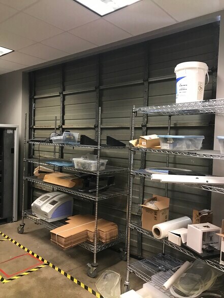 More Photos Of 118-122 Space Park Dr, Nashville Unknown For Lease