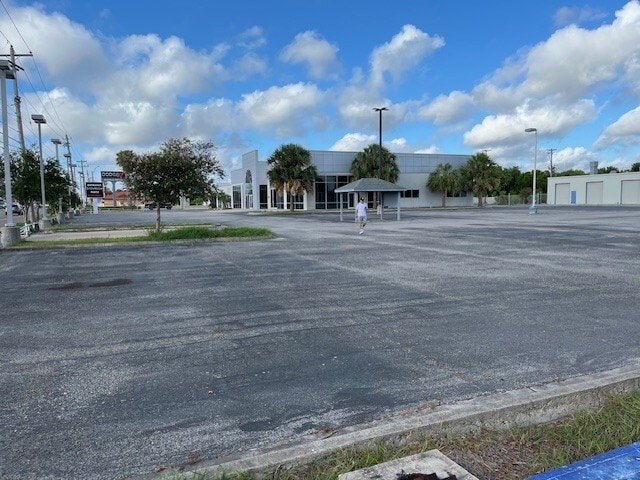 More Photos Of 2101 Central Blvd, Brownsville Auto Dealership For Sale