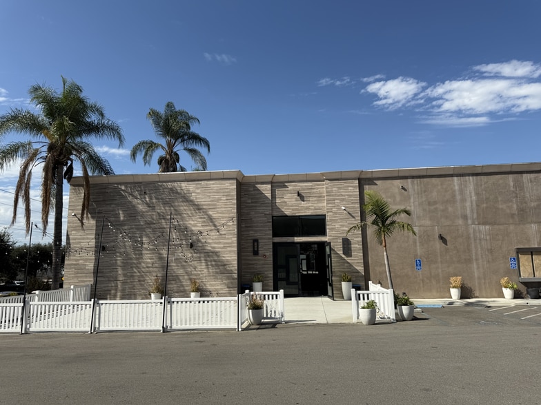 More Photos Of 651 W Whittier Blvd, La Habra Restaurant For Lease