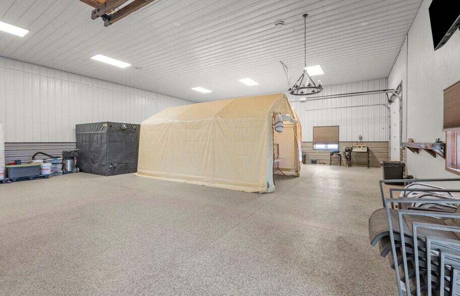 More Photos Of 90917 240th St, Austin Light Distribution For Sale