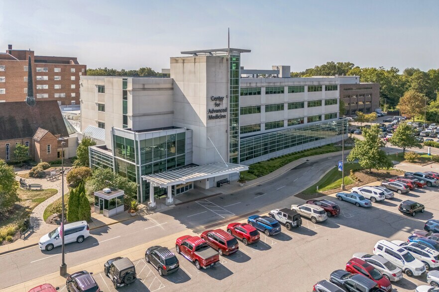 More Photos Of 901 St Mary's Dr, Evansville Medical For Lease