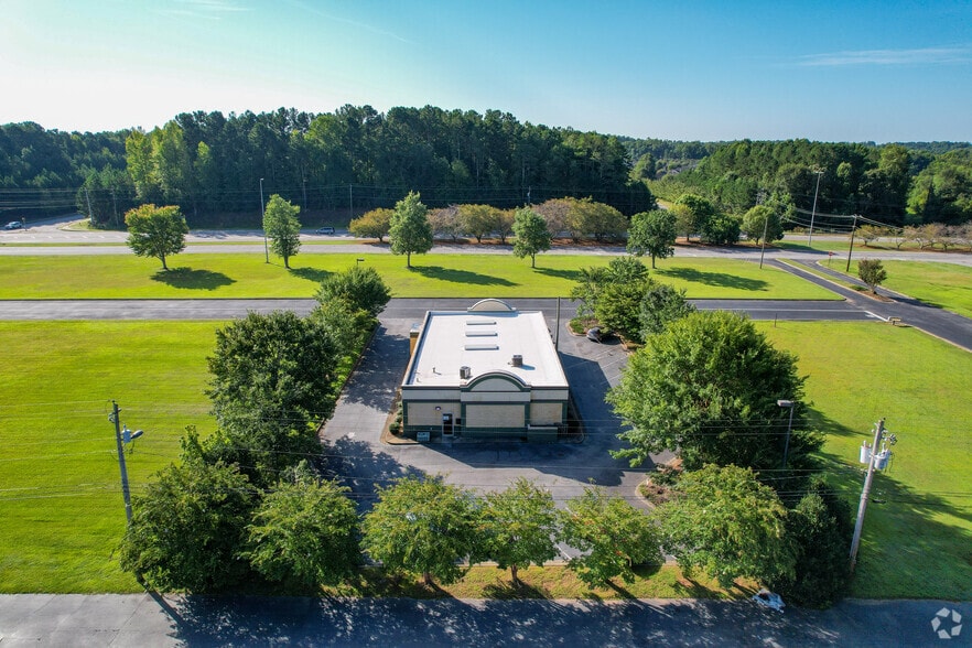 More Photos Of 114 Bullsboro Dr, Newnan Freestanding For Sale