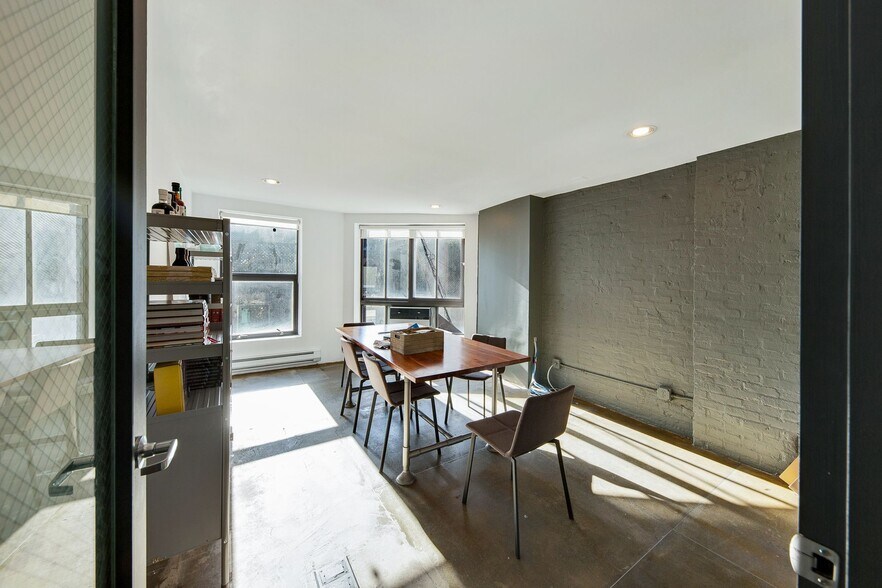 More Photos Of 185 Franklin St, New York Office For Sale