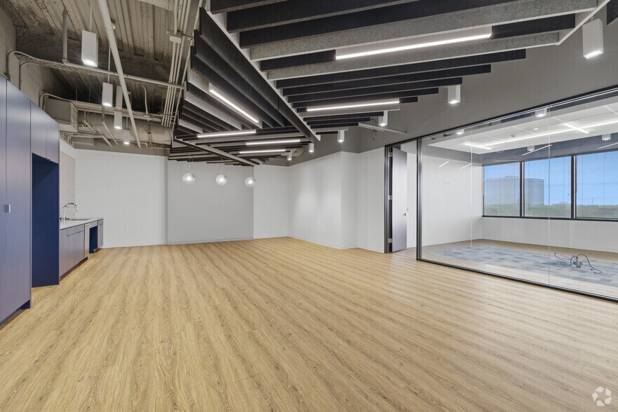 More Photos Of 11200 Richmond Ave, Houston Office For Lease