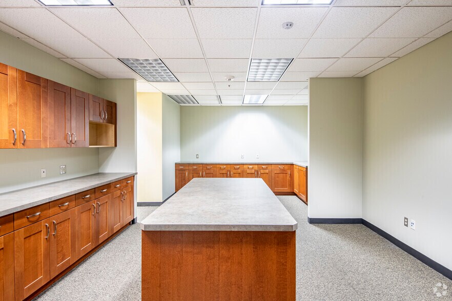 More Photos Of 440 Science Dr, Madison Office For Lease