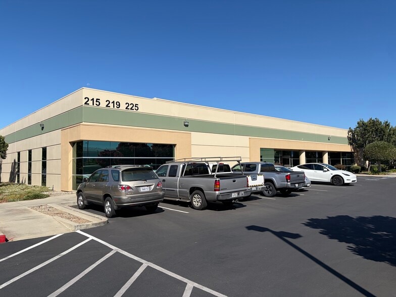 More Photos Of 215-219 Vineyard Ct, Morgan Hill Manufacturing For Sale