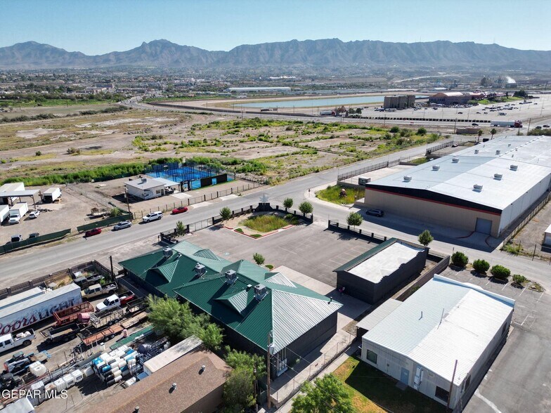 More Photos Of , Sunland Park Flex For Sale