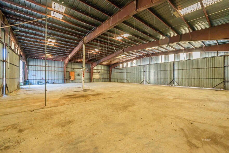 More Photos Of 30661 State Highway 3, Douglas City Auto Repair For Sale
