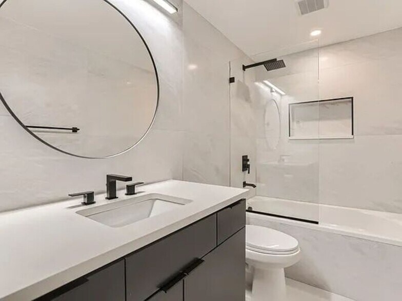 More Photos Of 1748-1750 Blake Street, Denver Flex For Lease