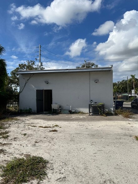 More Photos Of 3003 N Nebraska Ave, Tampa Freestanding For Lease