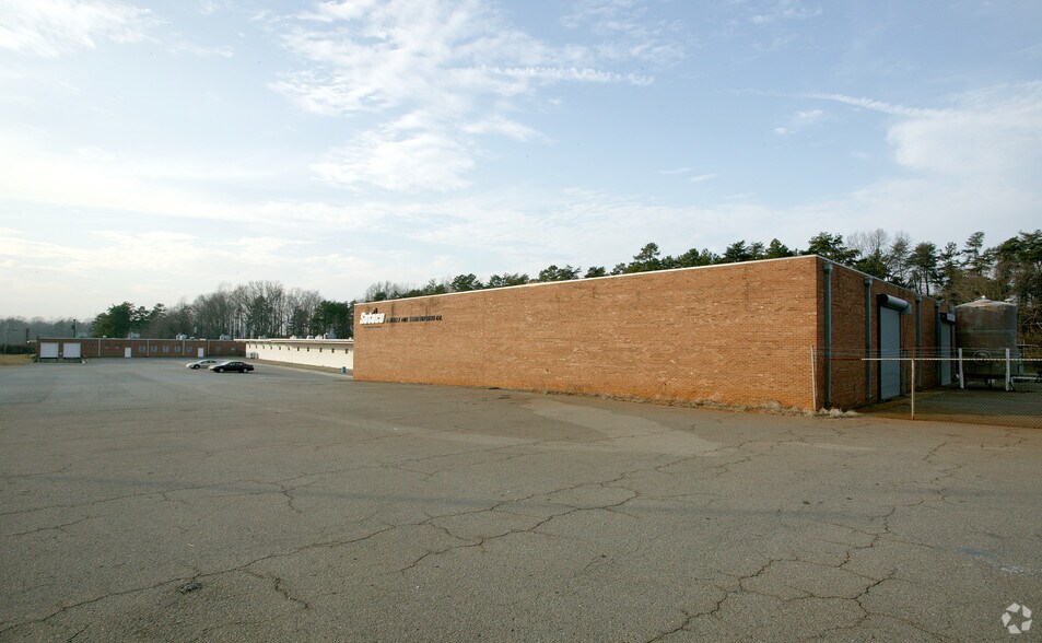 More Photos Of 535 E Clemmonsville Rd, Winston-Salem Manufacturing For Lease