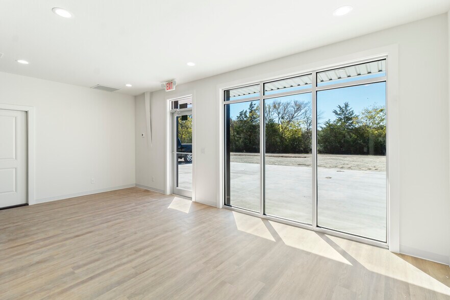 More Photos Of 4133 Ashley Ln, College Station Warehouse For Lease