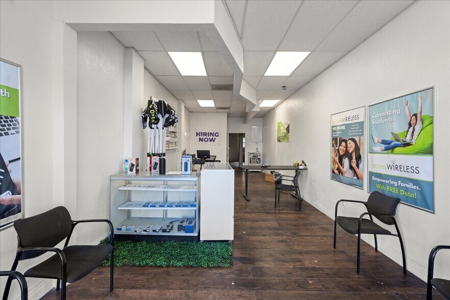 More Photos Of 410-412 E Santa Clara St, San Jose Storefront For Lease