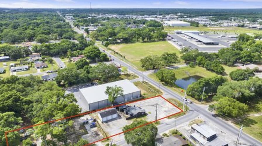 More Photos Of 6698 N Palafox St, Pensacola Showroom For Sale