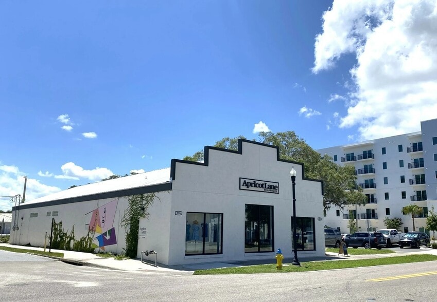 More Photos Of 400 3rd St SW, Winter Haven General Retail For Lease