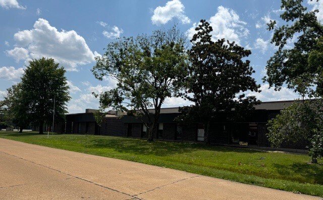 More Photos Of 1717 Fenpark Dr, Fenton Warehouse For Sale