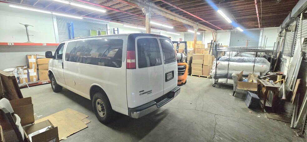 More Photos Of 170 E Jefferson Blvd, Los Angeles Warehouse For Sale