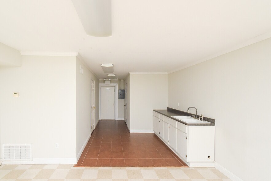 More Photos Of 2736 Dallas Ave, Ingleside Unknown For Lease