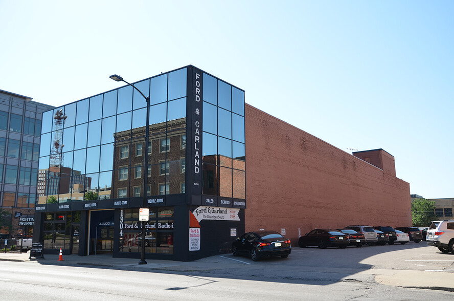 Primary Photo Of 1304 Locust St, Des Moines Storefront For Sale