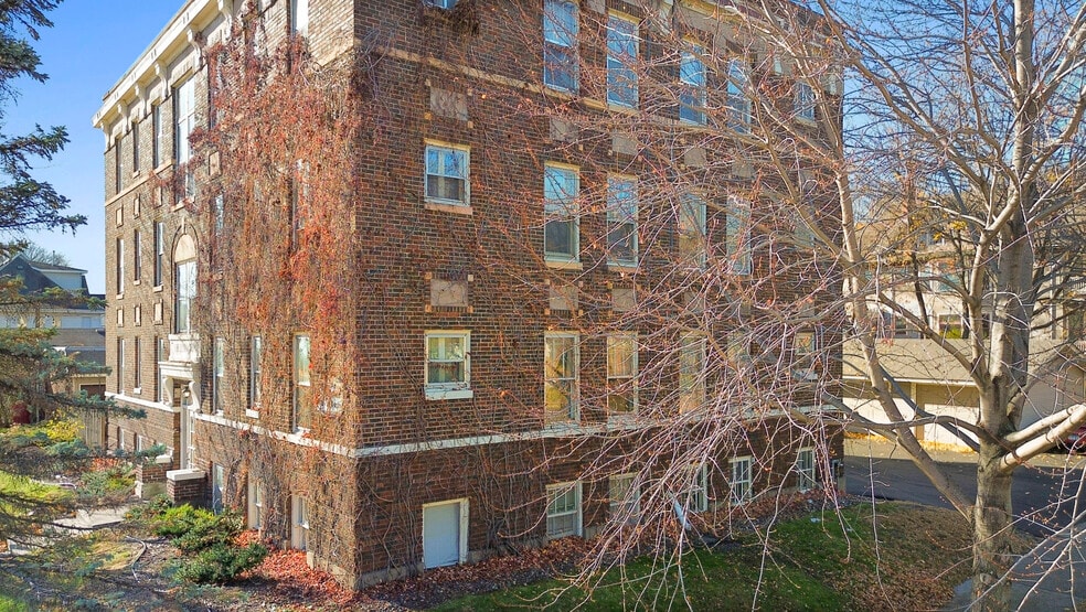 More Photos Of 195 Lexington Pky N, Saint Paul Apartments For Sale