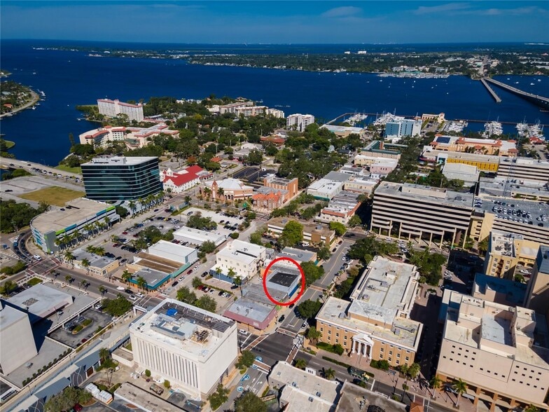 More Photos Of 530 12th St, Bradenton Office For Sale