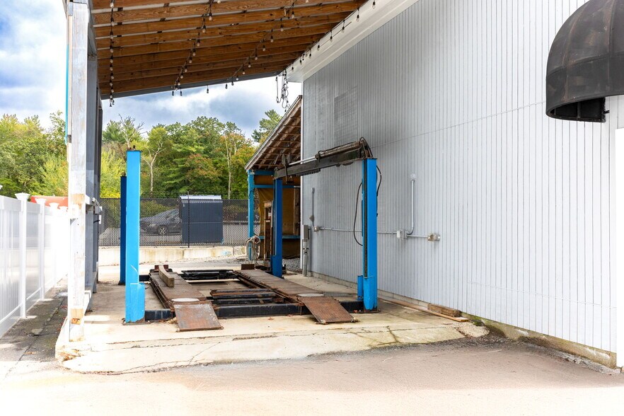 More Photos Of 280 Washington St, North Easton Flex For Sale