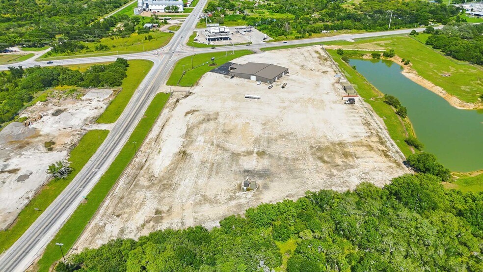 More Photos Of 4122 Hwy 90 Alt, Altair Light Distribution For Lease
