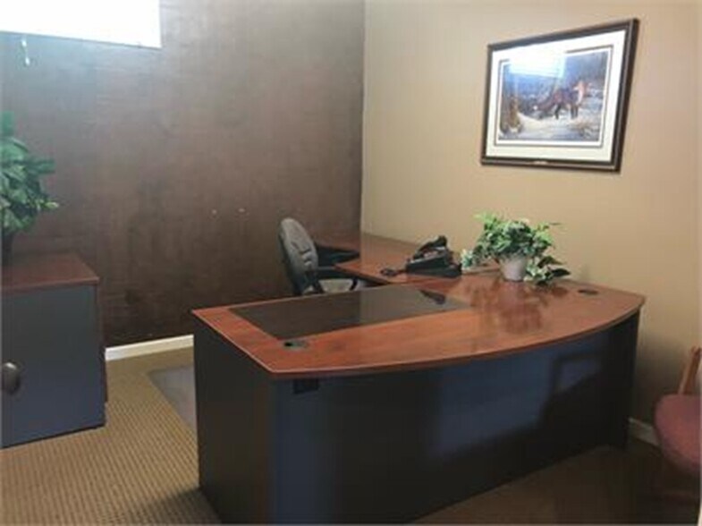 More Photos Of 1112 Nolan Trce, Leesville Office For Lease