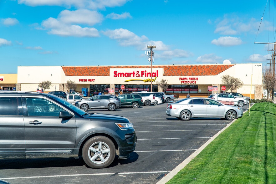 Primary Photo Of 1700 High St, Delano Supermarket For Sale