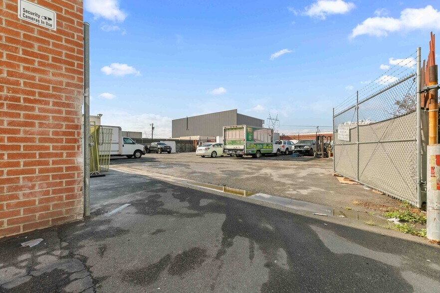 More Photos Of 8115 Lankershim Blvd, North Hollywood Warehouse For Lease