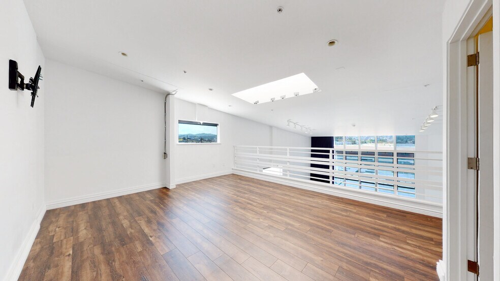 More Photos Of 1250 Missouri St, San Francisco Light Distribution For Lease