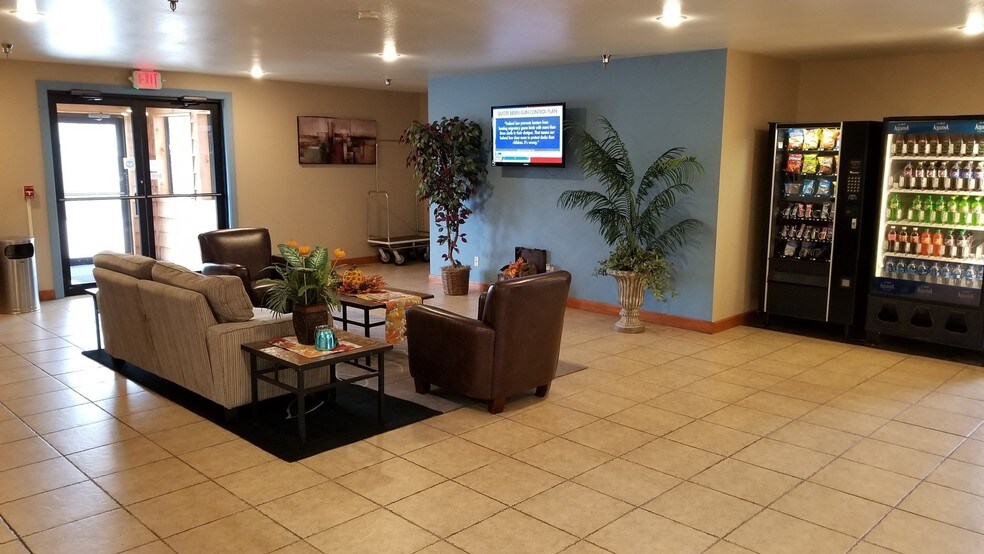 More Photos Of 1423 S US Old Highway 75, Sabetha Hotel For Sale