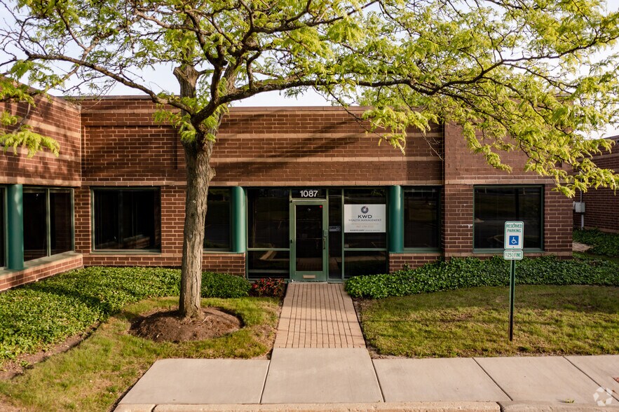 More Photos Of 1091-1099 W Hawthorn Dr, Itasca Unknown For Lease