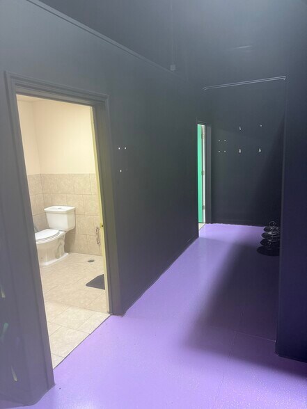 More Photos Of 900 13th #6 &7 ave, Quincy Storefront Retail Office For Lease