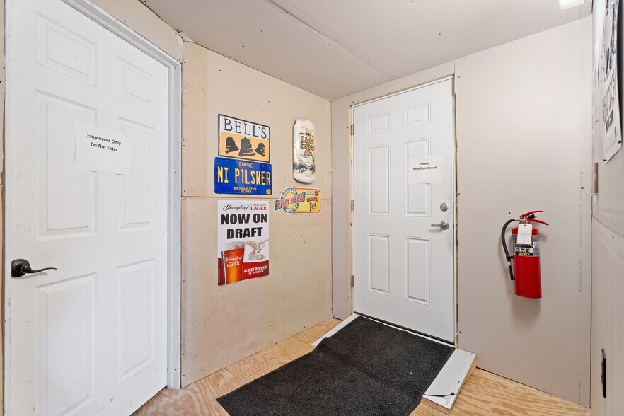More Photos Of 7930 French Rd, Alpena General Retail For Sale
