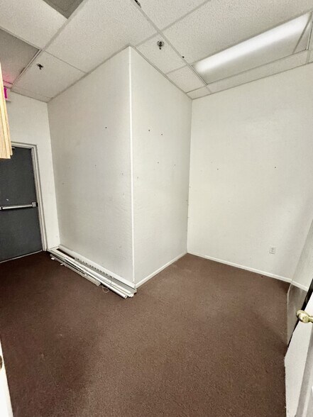 More Photos Of 1965 S Alma School Rd, Chandler General Retail For Lease