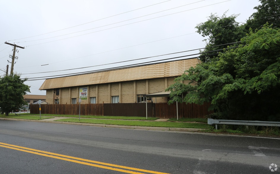 More Photos Of 7708-7732 Old Alexandria Ferry Rd, Clinton Warehouse For Lease