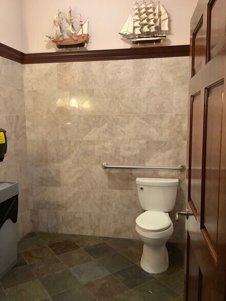 More Photos Of 38 W Grand Ave, Fox Lake Storefront Retail Office For Lease