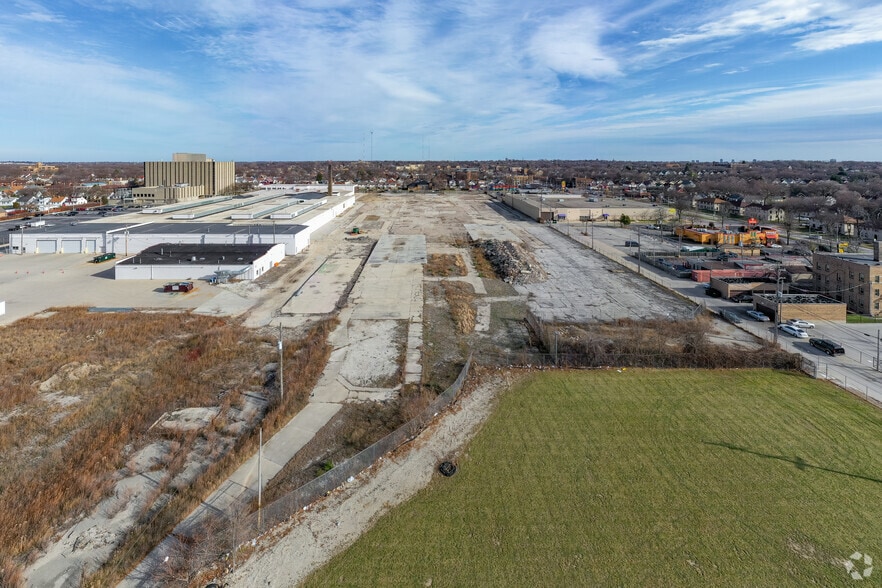 More Photos Of 4041-4051 N 27th St, Milwaukee Land For Lease