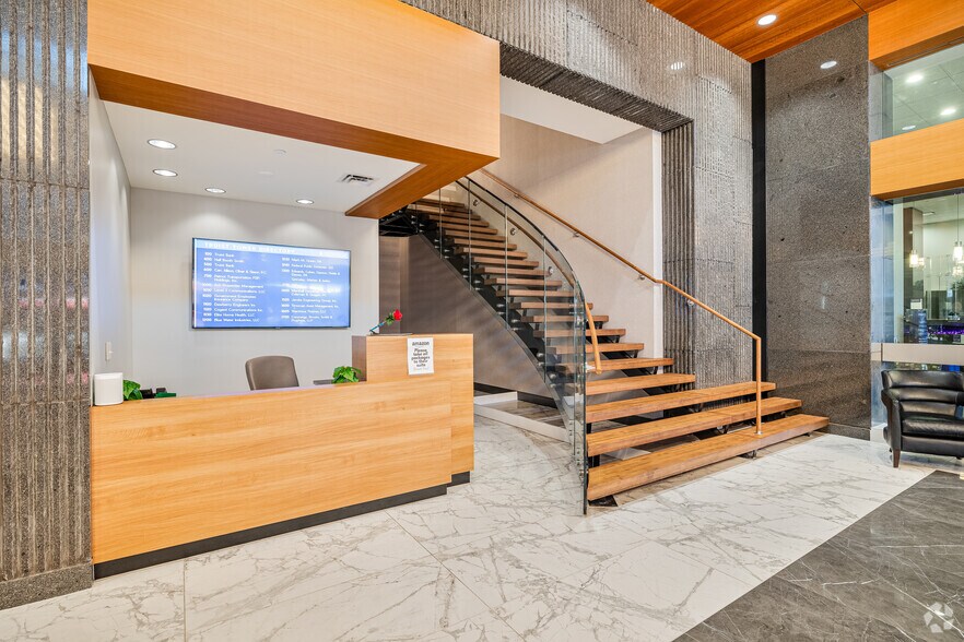 More Photos Of 200 W Forsyth St, Jacksonville Office For Lease