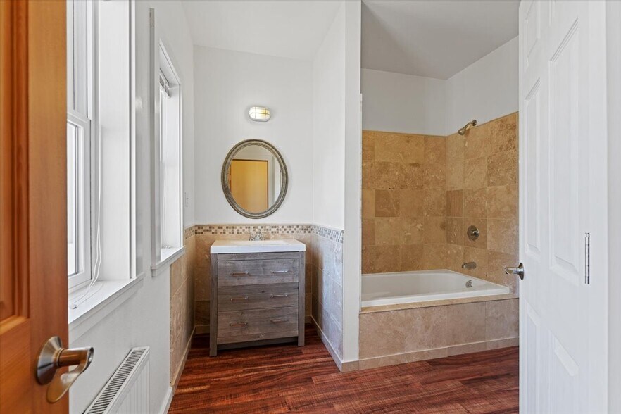 More Photos Of 829 2nd St, Mukilteo Office Residential For Sale